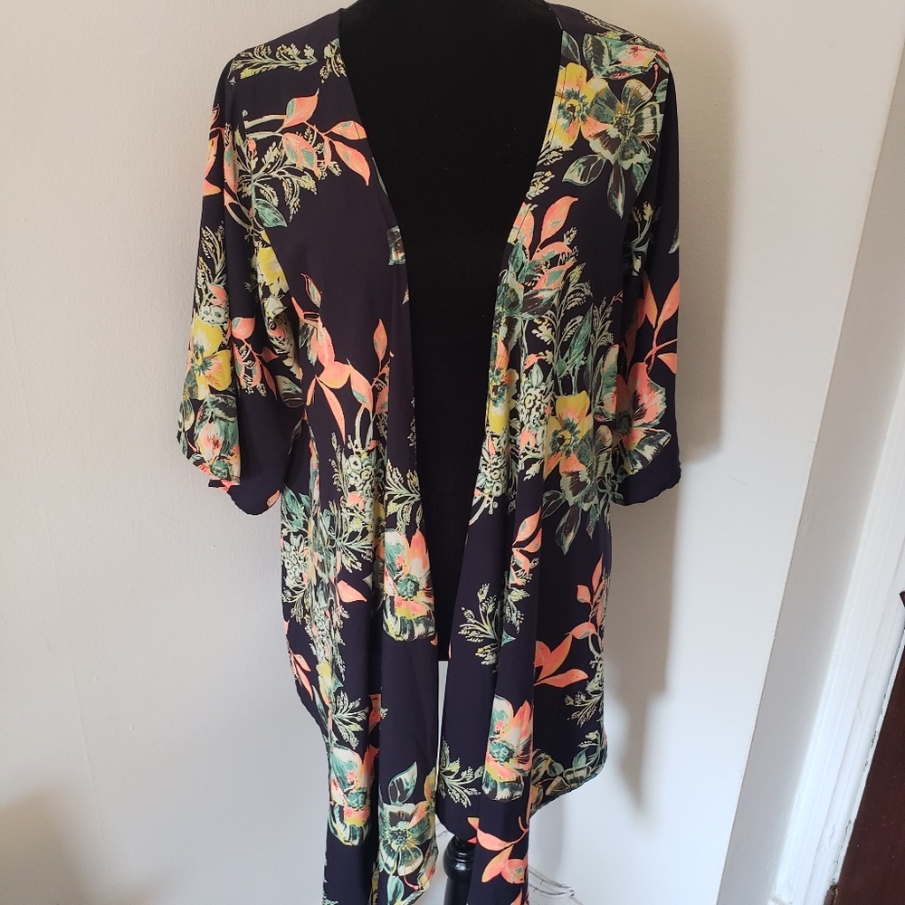 Florescent floral kimono NWOT
